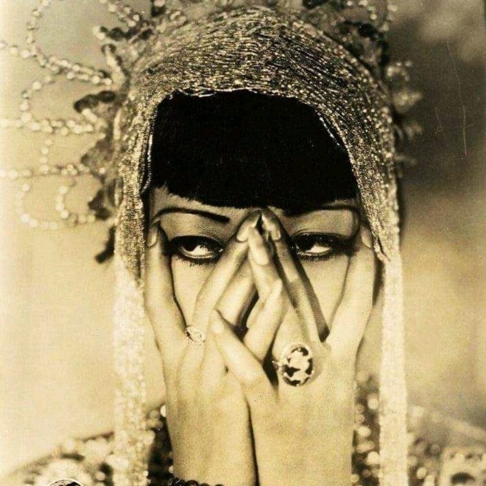 Meet your Posher, Clara